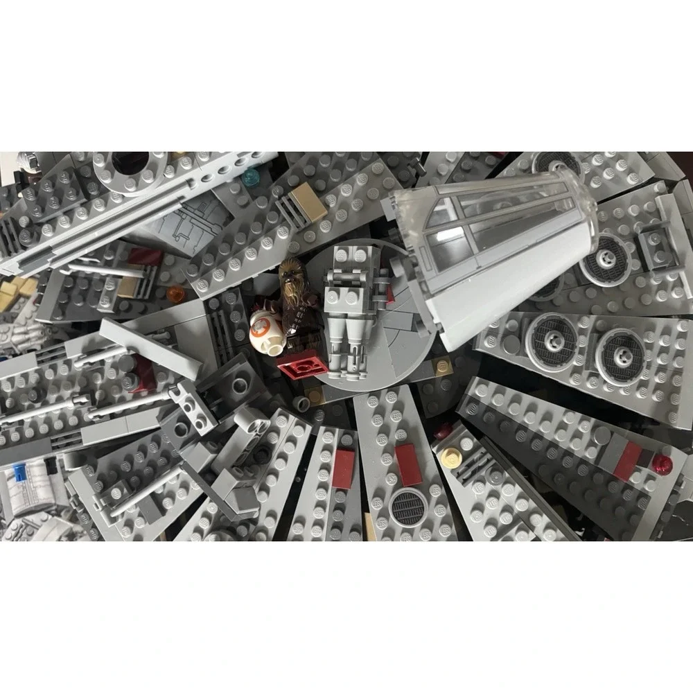 LEGO Star Wars Millennium Falcon (75105) LEGO's Set W Book Box darth Vader toys